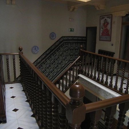 เพนชัน กาเตดรัล Hotel เซบีญา ภายนอก รูปภาพ
