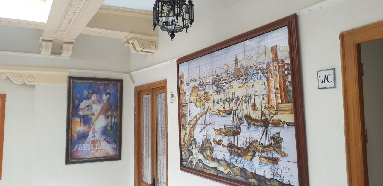 เพนชัน กาเตดรัล Hotel เซบีญา ภายนอก รูปภาพ